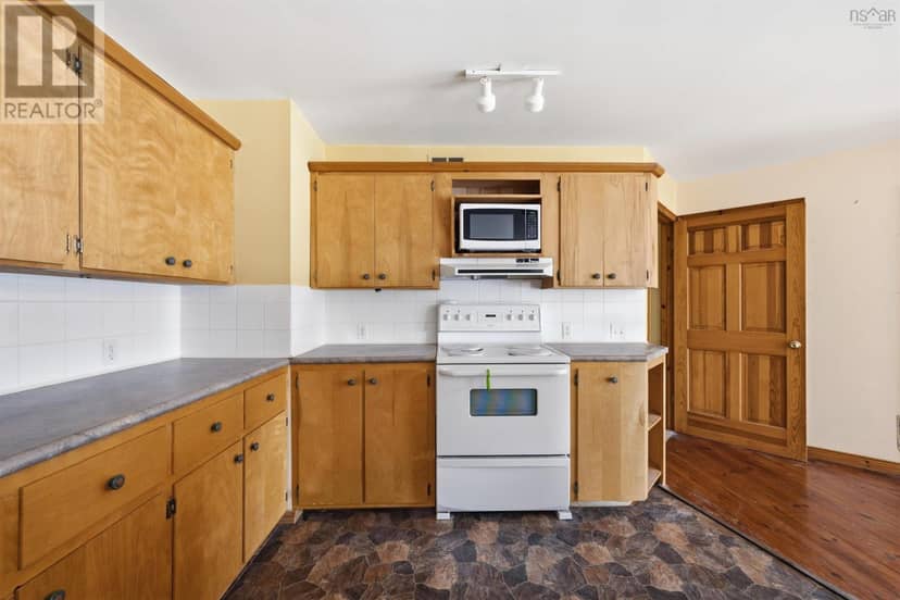 1471 Medway River Road — photo 11 of 40