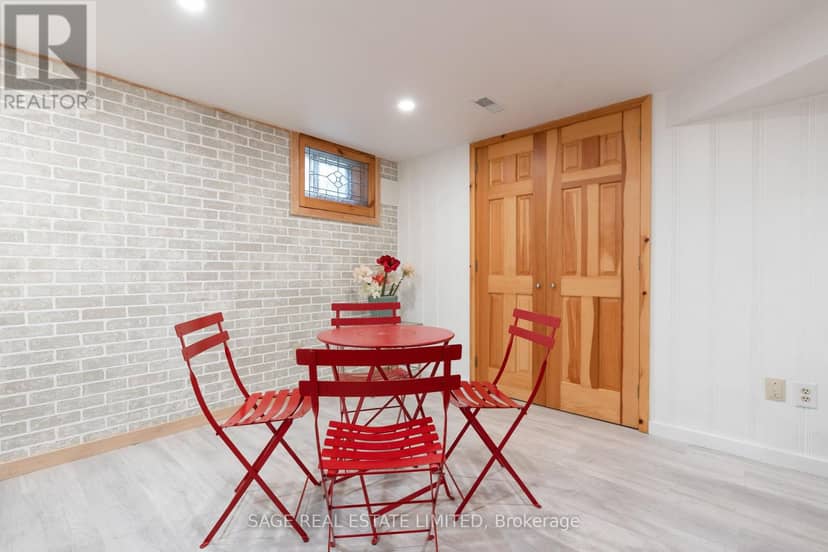 43 Oriole Road — photo 37 of 40