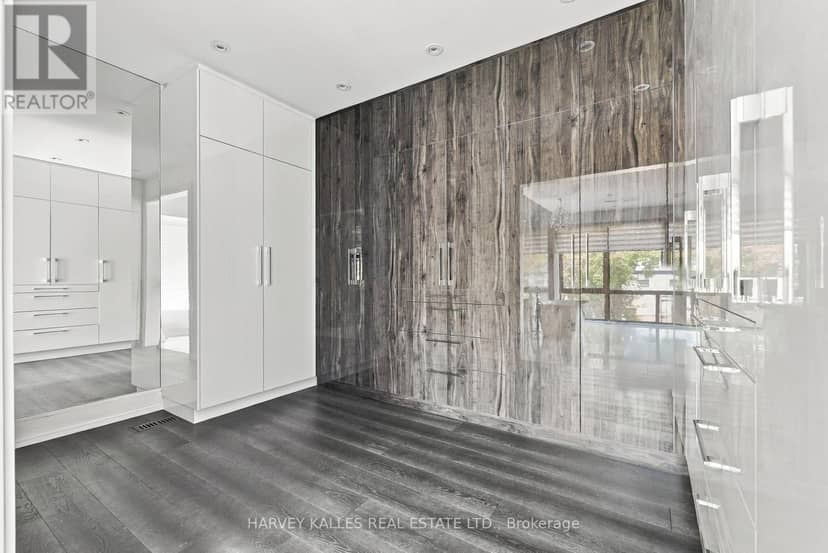 554 St Clements Avenue — photo 31 of 40