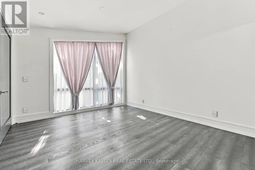 554 St Clements Avenue — photo 37 of 40