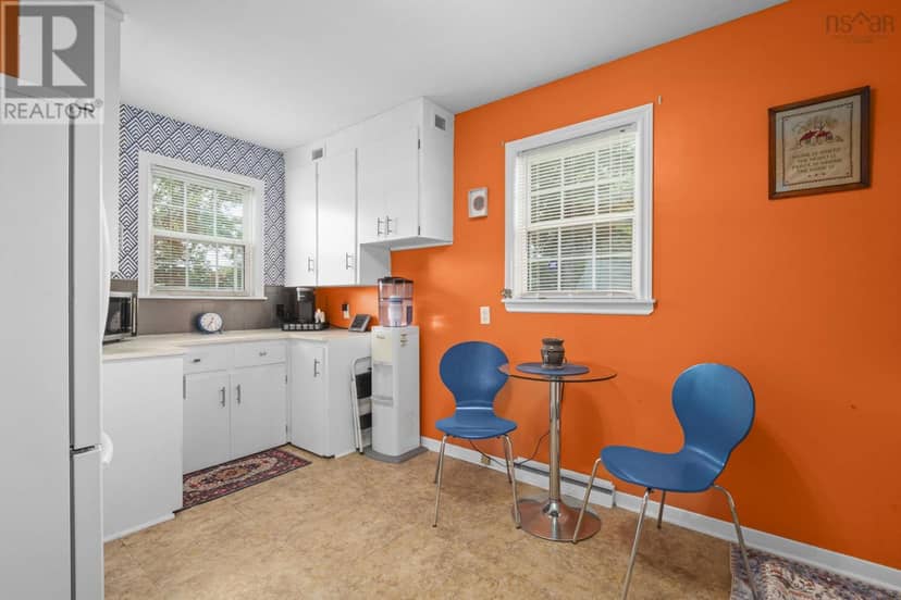 193 Albro Lake Road, Dartmouth, photo 8