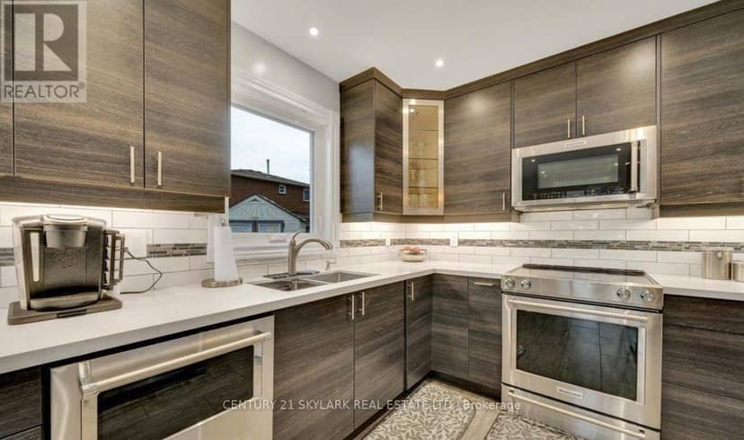 107 Clayton Crescent — photo 3 of 4