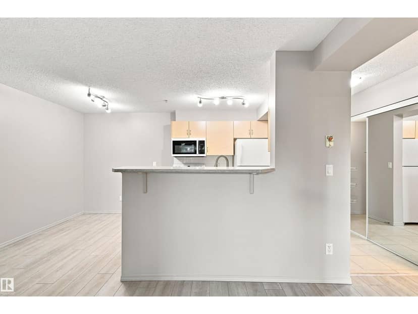#117 17011 67 AV NW — photo 12 of 40