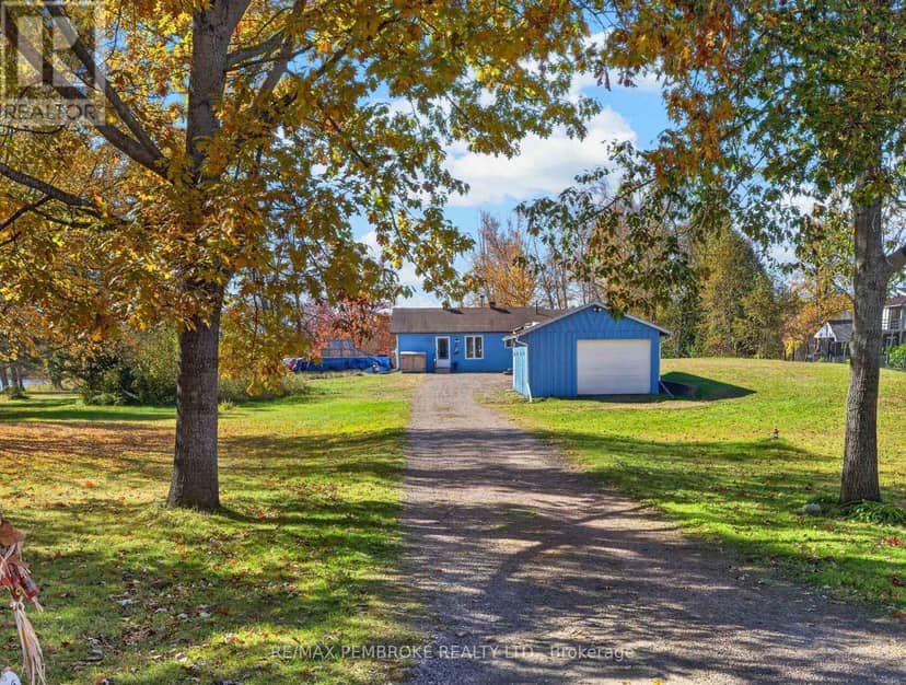 562 Bayview Drive, Whitewater Region