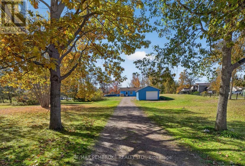 562 Bayview Drive, Whitewater Region, photo 4