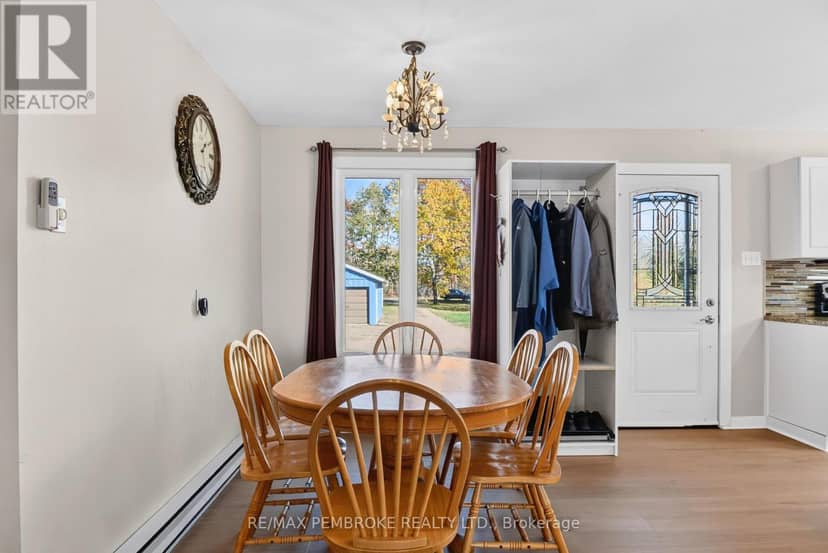 562 Bayview Drive — photo 9 of 40