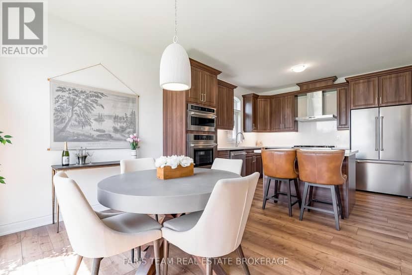 63 Wood Crescent — photo 12 of 40