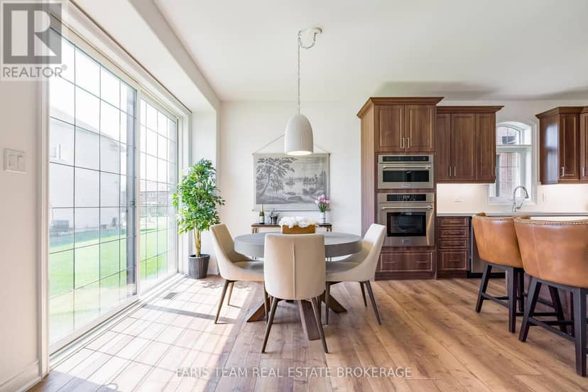 63 Wood Crescent — photo 13 of 40