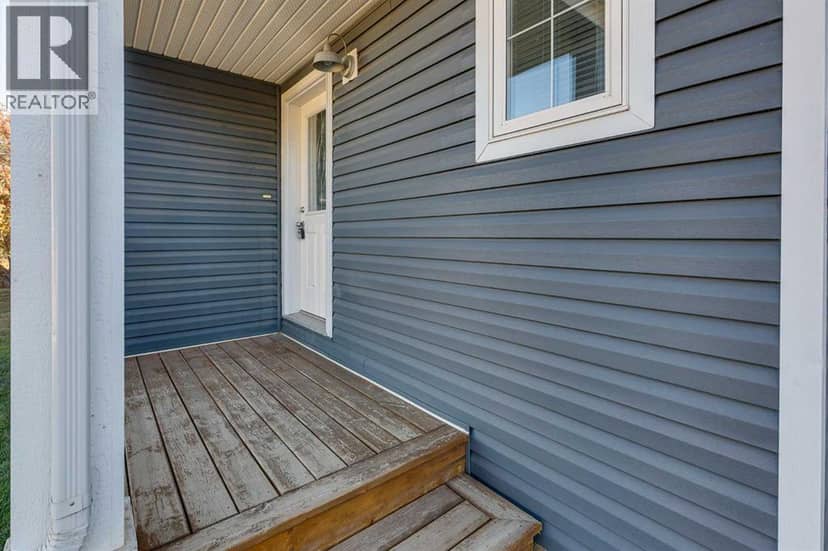 516 School Road, Trochu, photo 5