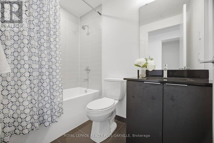 1509 - 3079 Trafalgar Road — photo 15 of 40