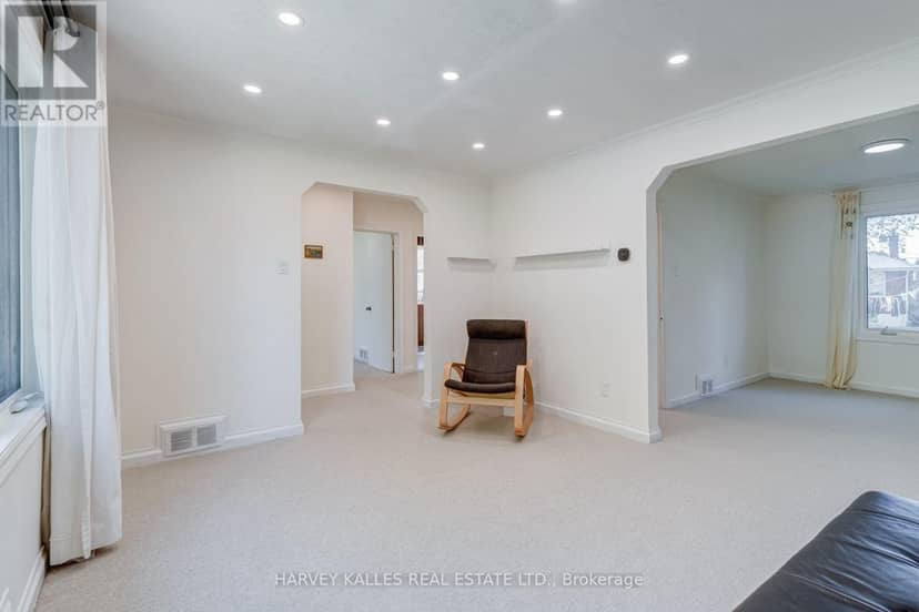 8 Crown Court, Toronto, photo 7