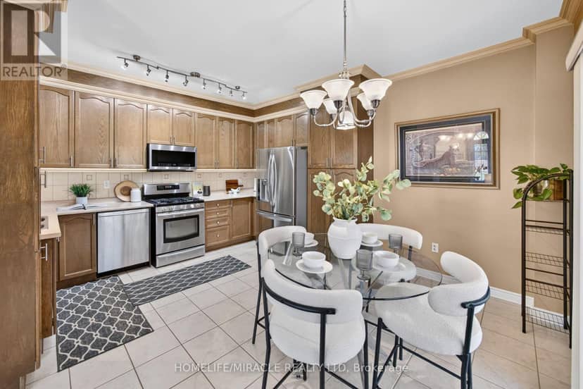 58 Sir Jacobs Crescent — photo 16 of 40