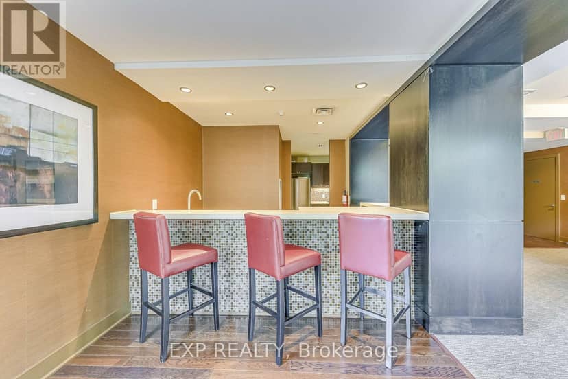 905 - 1055 Southdown Road — photo 19 of 21