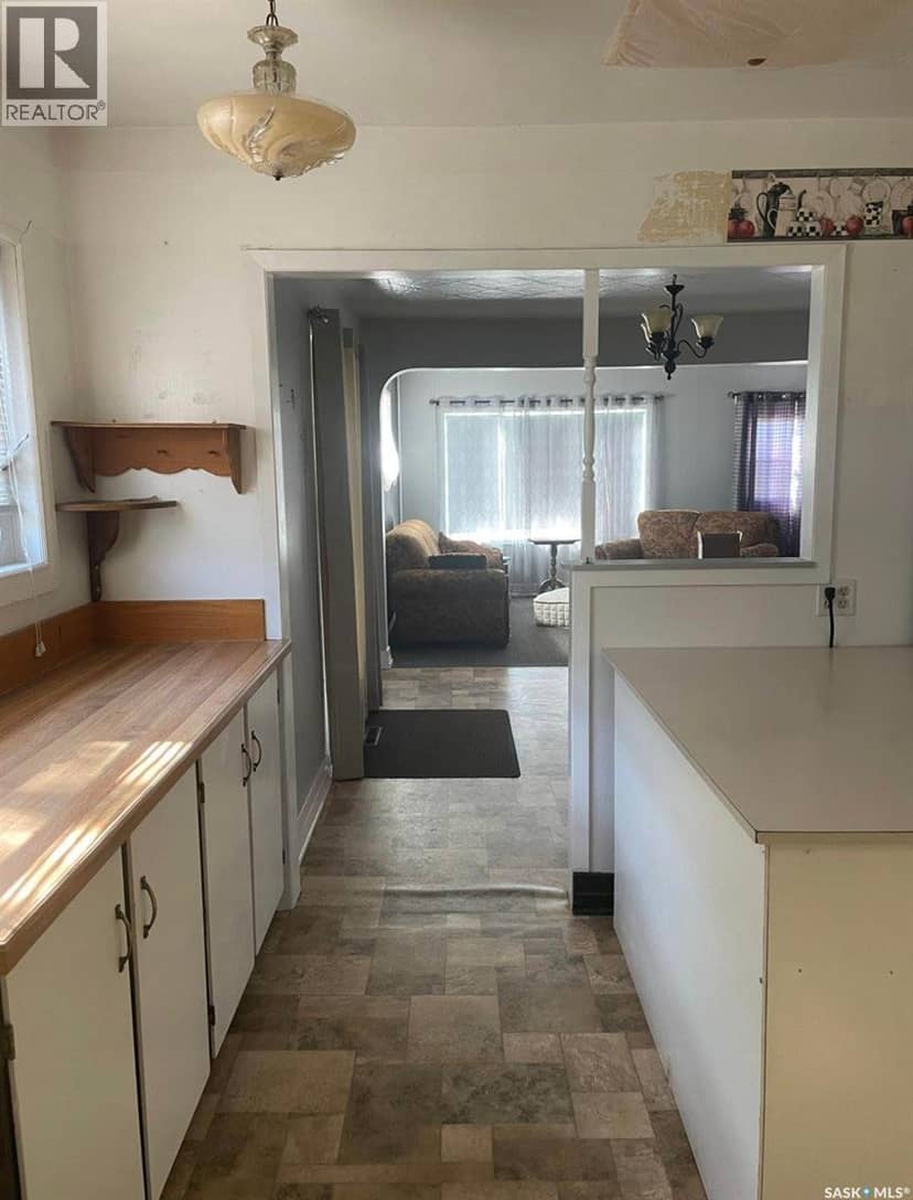 205 Railway AVENUE — photo 12 of 24
