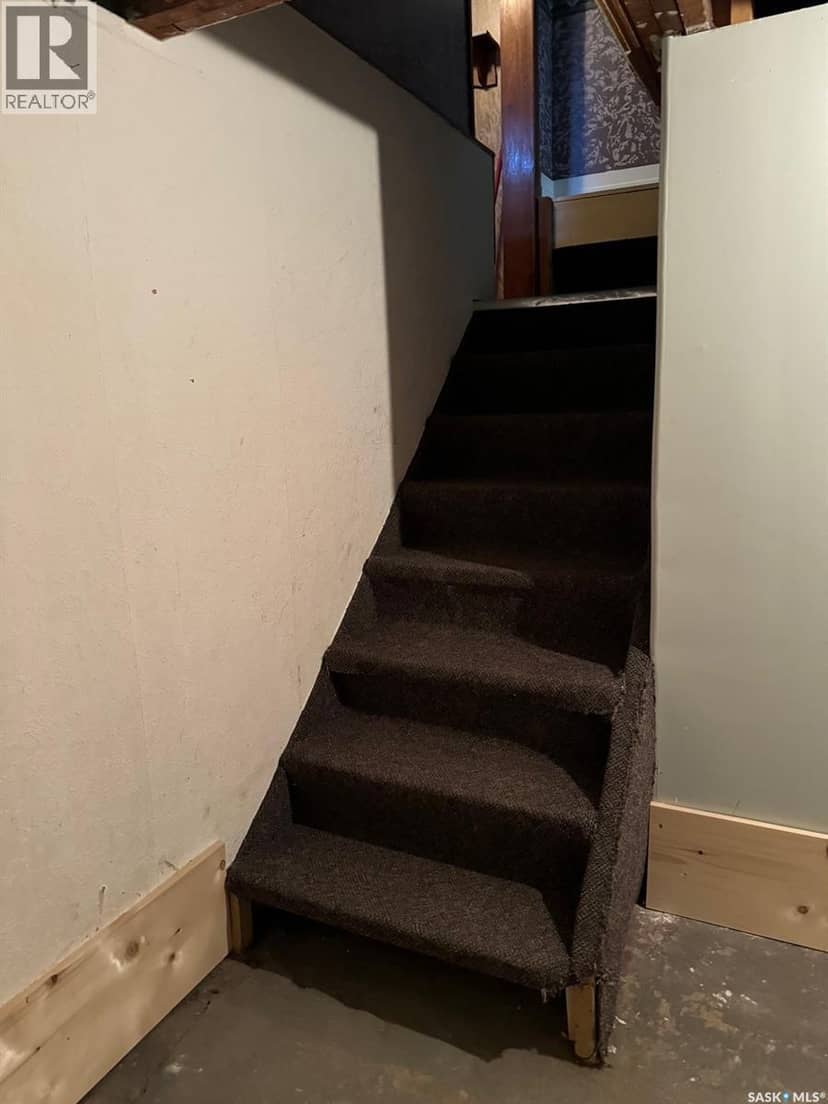 205 Railway AVENUE — photo 17 of 24
