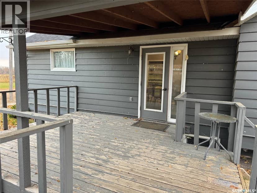 205 Railway AVENUE — photo 3 of 24