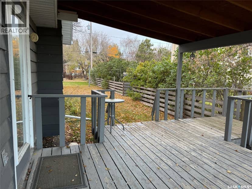 205 Railway AVENUE — photo 4 of 24