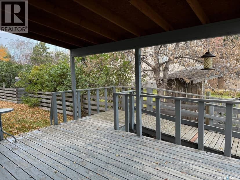 205 Railway AVENUE — photo 6 of 24