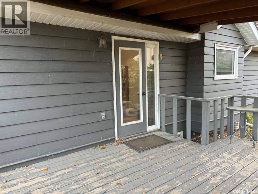 205 Railway AVENUE — photo 9 of 24