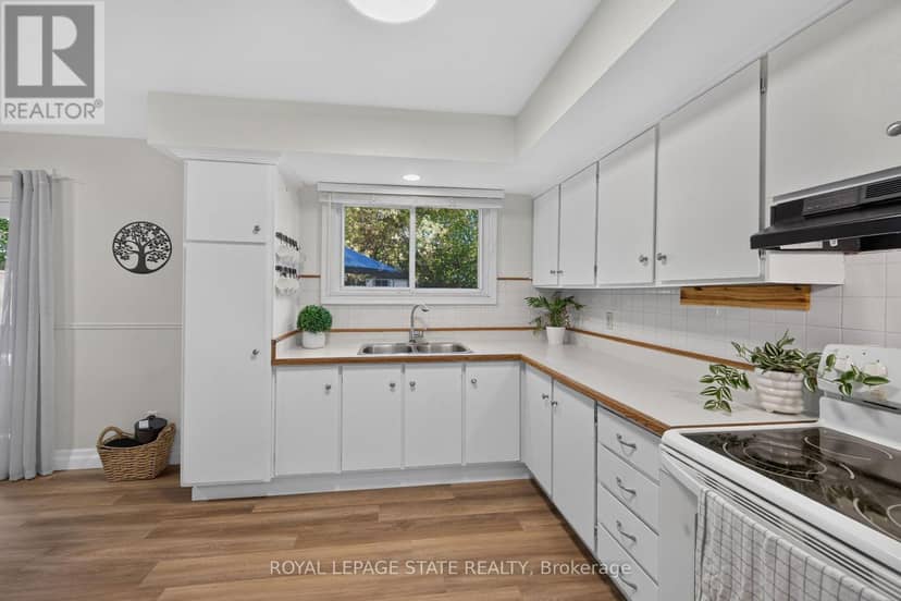 995 Upper Wellington Street — photo 15 of 40