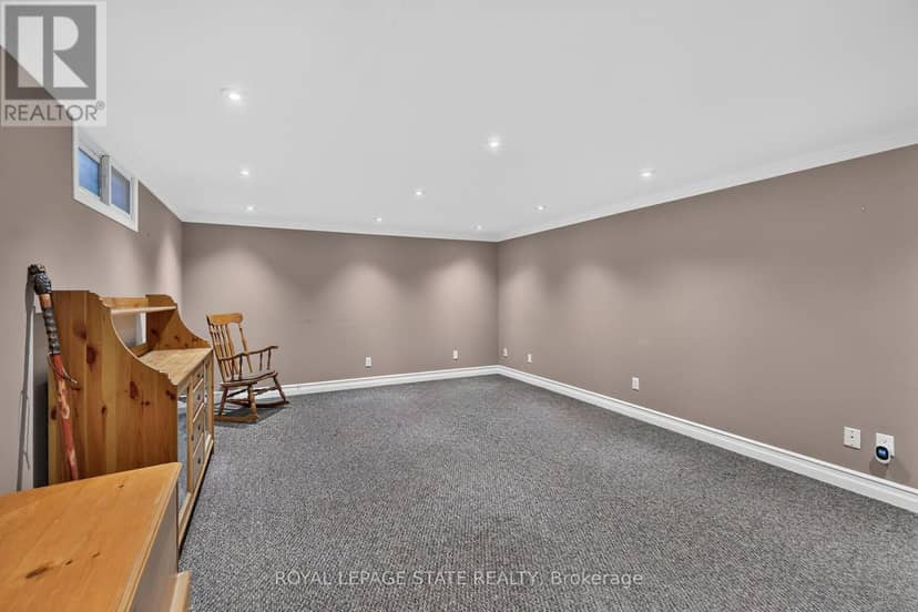 995 Upper Wellington Street — photo 32 of 40