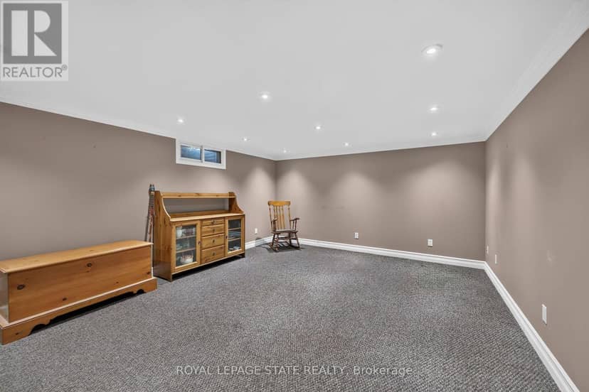 995 Upper Wellington Street — photo 33 of 40