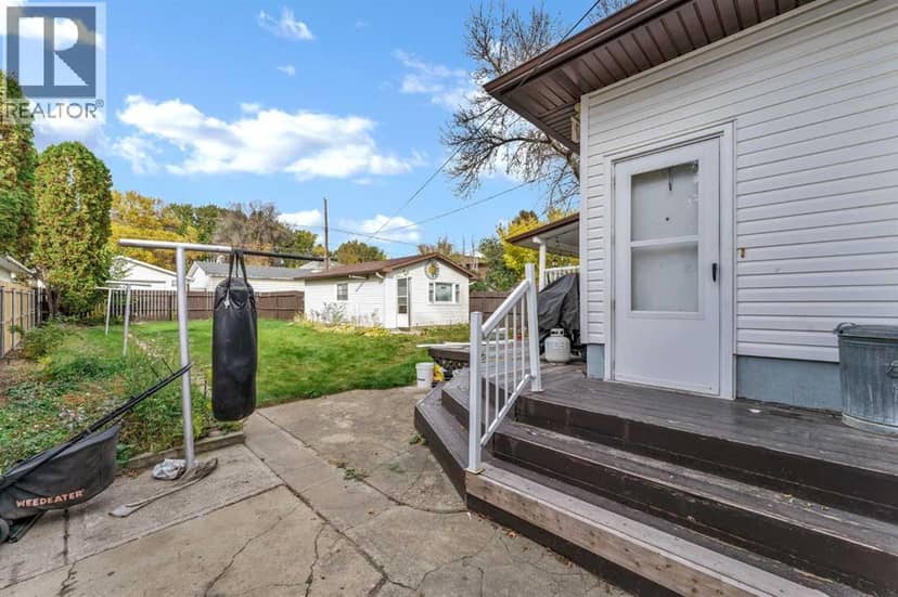 330 9 Street SE — photo 39 of 40