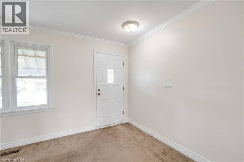7 WILLOWDALE Street — photo 4 of 40