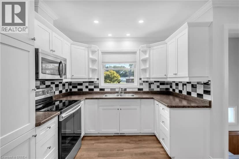 7 WILLOWDALE Street — photo 11 of 40