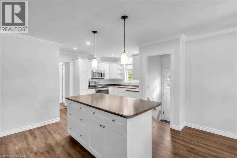 7 WILLOWDALE Street — photo 10 of 40