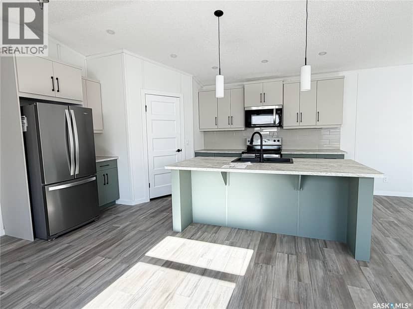 305 7th STREET E, Meadow Lake, photo 3