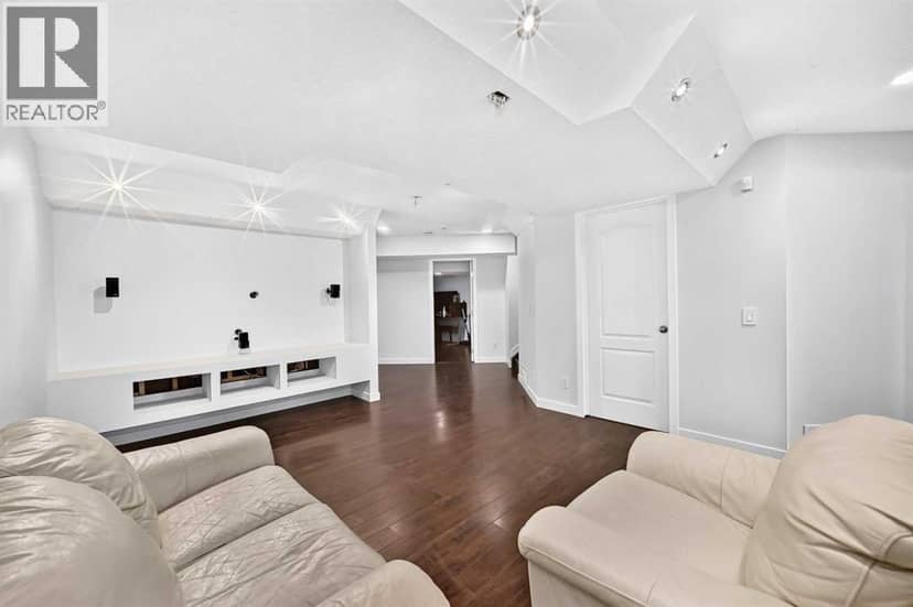 98 Panamount Villas NW — photo 37 of 40