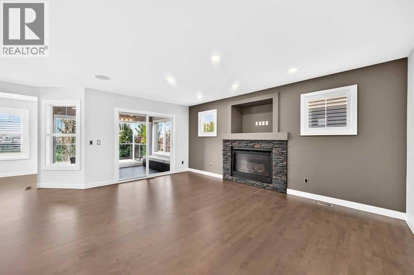 98 Panamount Villas NW — photo 11 of 40