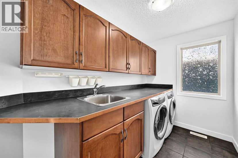 98 Panamount Villas NW — photo 21 of 40