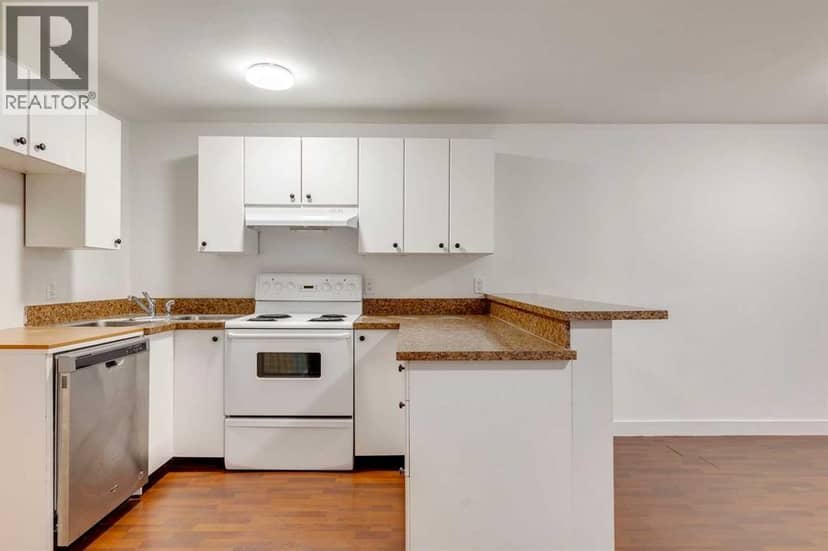 3317 37 Street SW — photo 26 of 34