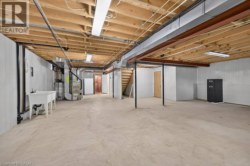 166 TOBY Crescent — photo 20 of 31