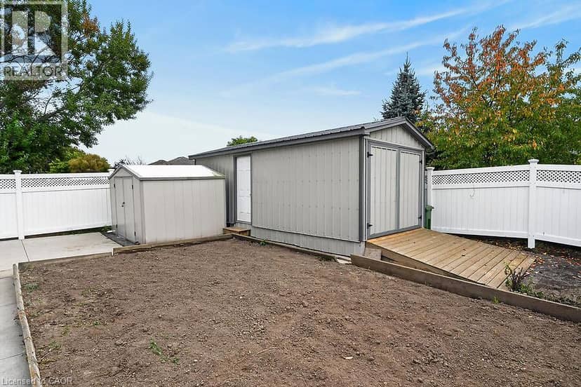 166 TOBY Crescent — photo 26 of 31