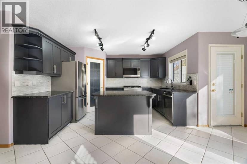 12574 Douglas Woods Road, Calgary, photo 8
