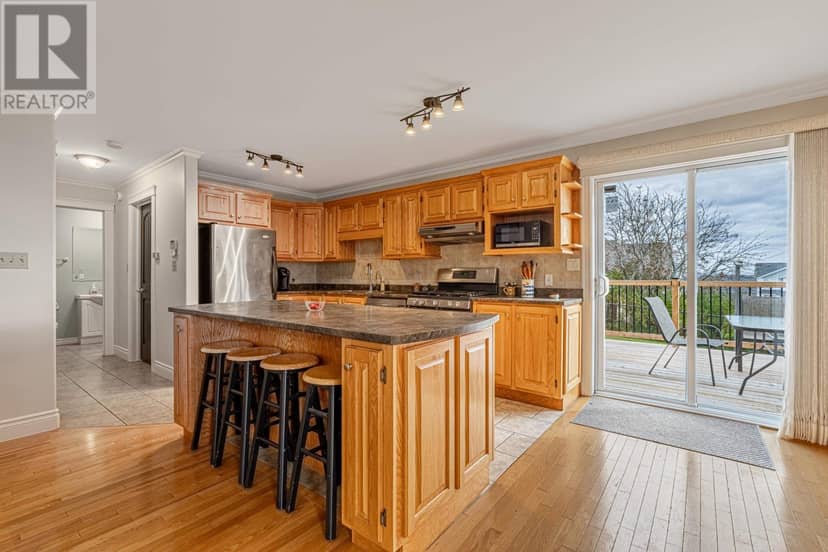 44 PARENT Street, East Royalty, photo 8