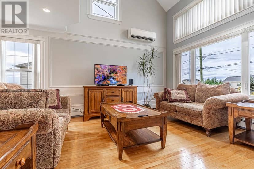 44 PARENT Street, East Royalty, photo 5