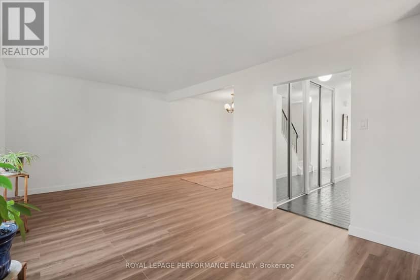 2376 Rondel Street S, Ottawa, photo 6