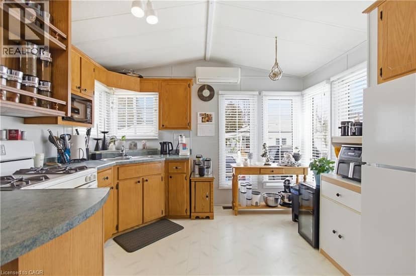 428 PINE Pass — photo 14 of 40
