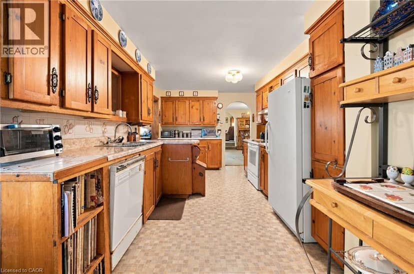 994 SAFARI Road — photo 16 of 23