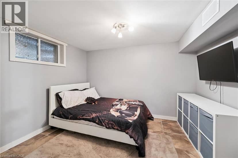 15 EMMA Street — photo 20 of 40