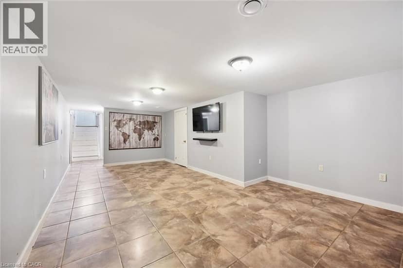 15 EMMA Street — photo 19 of 40