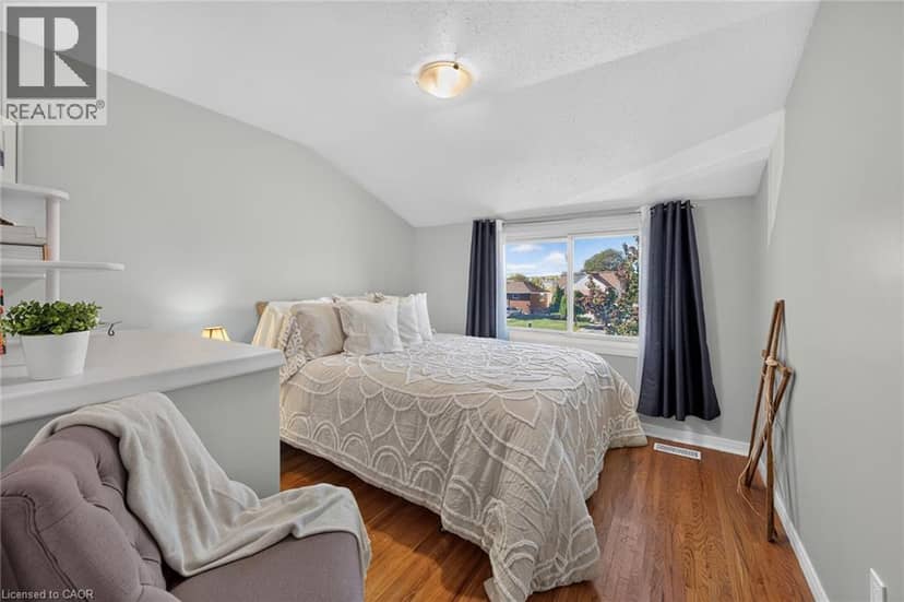 995 UPPER WELLINGTON Street — photo 19 of 40