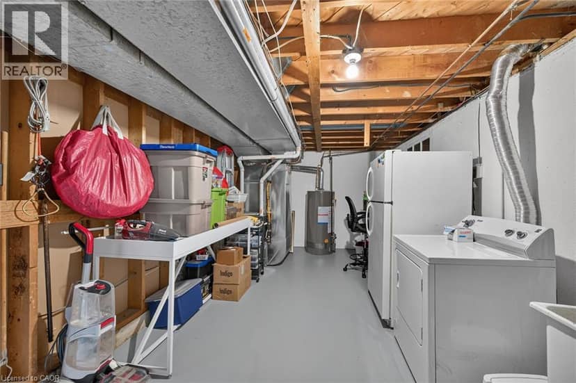 995 UPPER WELLINGTON Street — photo 38 of 40