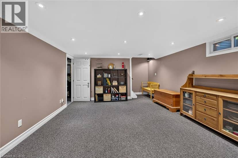 995 UPPER WELLINGTON Street — photo 36 of 40