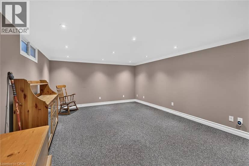 995 UPPER WELLINGTON Street — photo 32 of 40