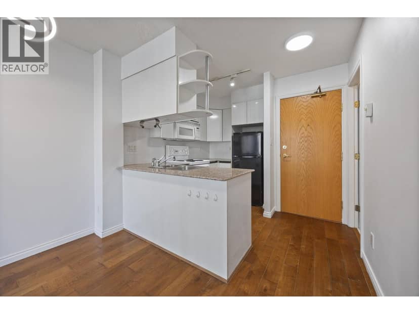 907 1189 Howe Street — photo 15 of 36